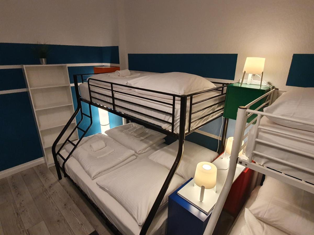 Central Lichtenberger Apartment For 6 People Berlin Bagian luar foto