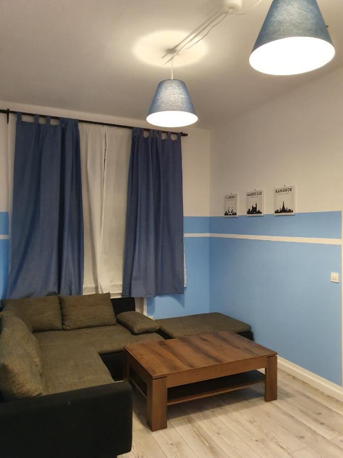 Central Lichtenberger Apartment For 6 People Berlin Bagian luar foto