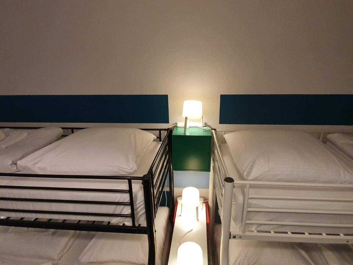 Central Lichtenberger Apartment For 6 People Berlin Bagian luar foto